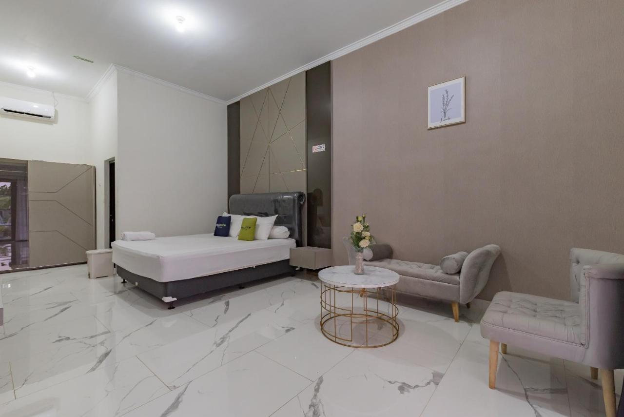 Urbanview Hotel Khayrizsan Tasikmalaya By Reddoorz Εξωτερικό φωτογραφία